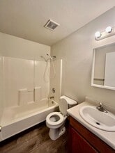 1715 Oakshire Ln in Pueblo, CO - Building Photo - Building Photo