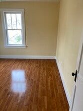 240 W Hallam Ave, Unit 2 in Washington, PA - Building Photo - Building Photo