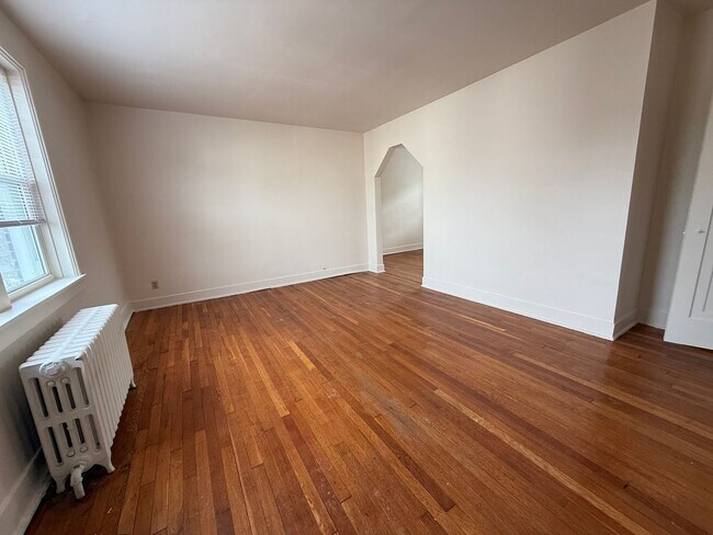 101129-129 Central Square in Mt. Lebanon, PA - Building Photo - Building Photo