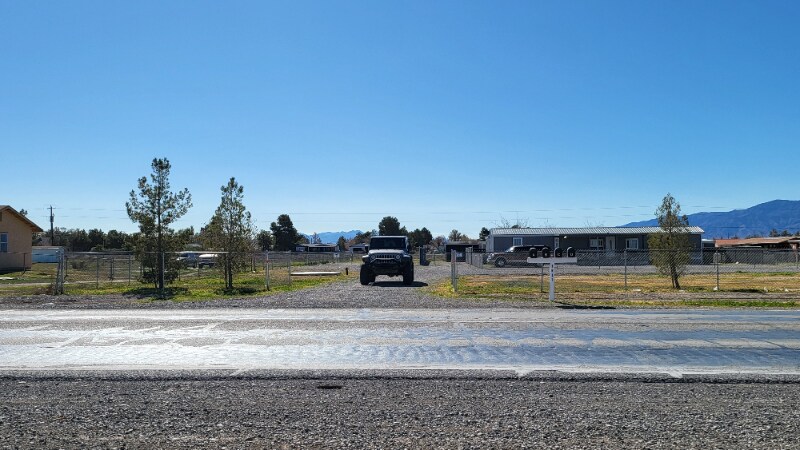 1611 E Gamebird Rd, Unit C in Pahrump, NV - Foto de edificio