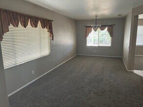 32419 Pensador St in Temecula, CA - Building Photo - Building Photo