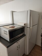 1560 Kanunu St, Unit 914 in Honolulu, HI - Foto de edificio - Building Photo