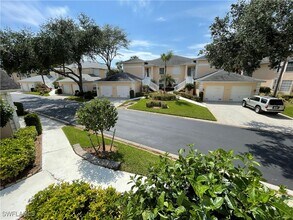 440 Wiggins Lake Ct in Naples, FL - Building Photo - Building Photo