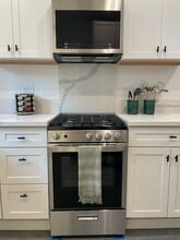 6353 W 84th St, Unit New  Guesthouse in Los Angeles, CA - Building Photo - Building Photo