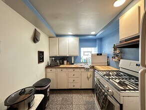 2341 N Leavitt St in Chicago, IL - Building Photo - Building Photo
