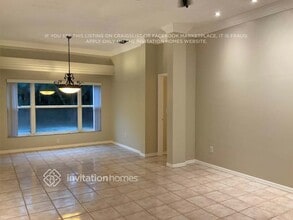 14911 Rocky Ledge Dr in Tampa, FL - Building Photo - Building Photo