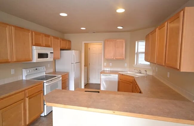 property at 1113 E 6th S