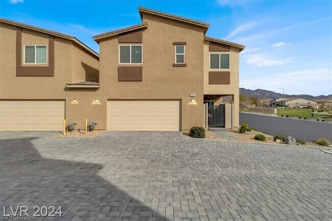 7481 Moonglade St in North Las Vegas, NV - Building Photo - Building Photo