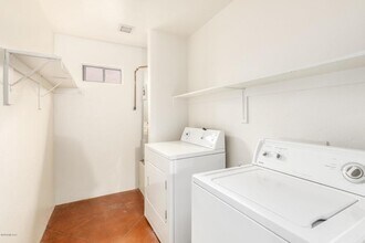 405 E Geronimo Bluff Loop in Tucson, AZ - Building Photo - Building Photo
