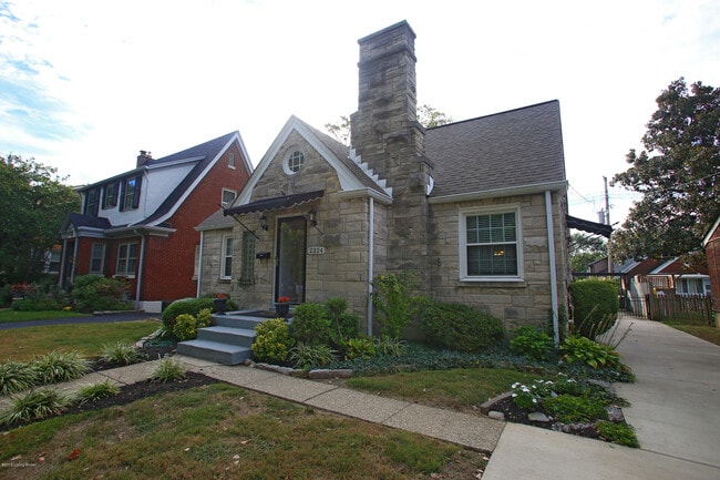 2324 Emerson Ave in Louisville, KY - Building Photo - Building Photo