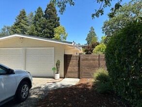 535 Sunset Pkwy in Novato, CA - Building Photo - Building Photo
