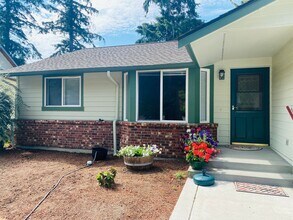 2317-2311 Club Ct in Mount Vernon, WA - Building Photo - Building Photo