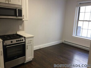 52 Clearway St, Unit 8 in Boston, MA - Building Photo - Building Photo