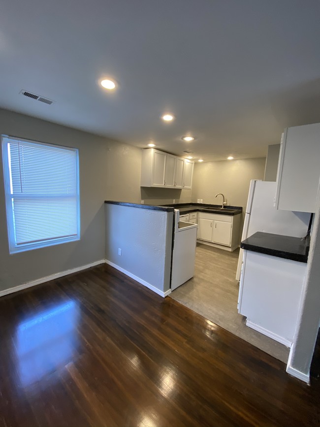 1414 S 16th St-Unit -1416-103 in Omaha, NE - Building Photo - Building Photo