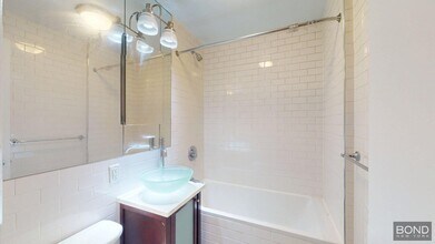 156 Prince St in New York, NY - Building Photo - Building Photo