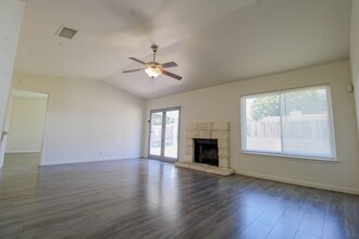 7335 Mystery Ridge Dr in Converse, TX - Building Photo - Building Photo