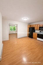 1182 Ohio St in Veazie, ME - Foto de edificio - Building Photo