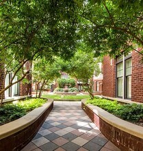 2810 Selwyn Ave, Unit 126 in Charlotte, NC - Building Photo - Building Photo