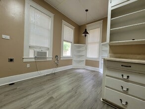 1709 Avenue C, Unit A in Brownwood, TX - Foto de edificio - Building Photo