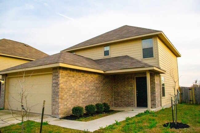 2238 Fishing Tr in San Antonio, TX - Building Photo - Building Photo