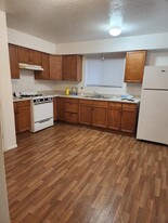 528 Charleston St SE, Unit 4 in Albuquerque, NM - Building Photo - Building Photo