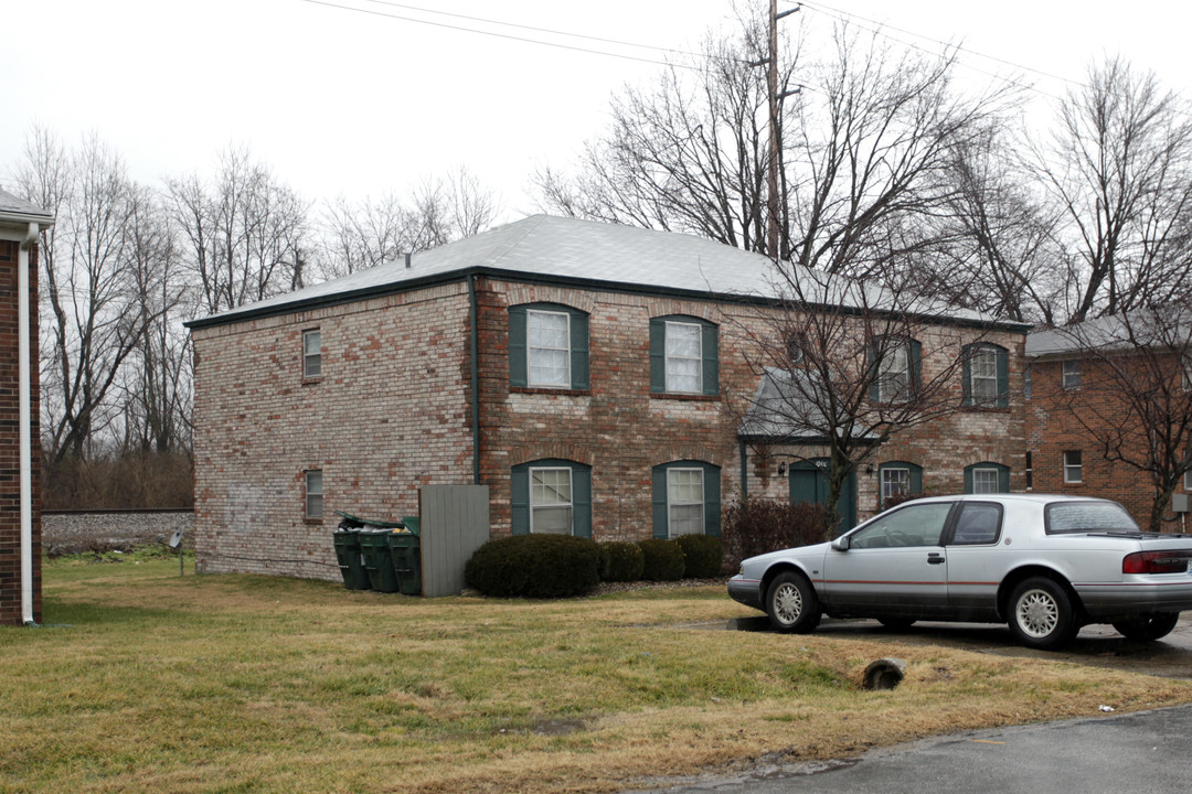 10410 Greentree Ln in Louisville, KY - Building Photo