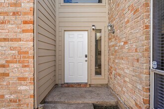 12805 Westpark Dr in Houston, TX - Building Photo - Building Photo