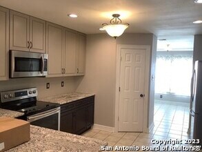 16507 Canyon Cross in San Antonio, TX - Building Photo - Building Photo