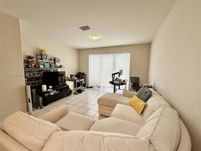 5560 NW 107th Ave in Doral, FL - Building Photo - Building Photo