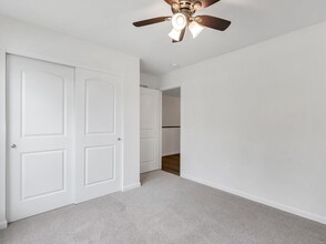 1631 Ridgefield Blf Ct in Eureka, MO - Building Photo - Building Photo