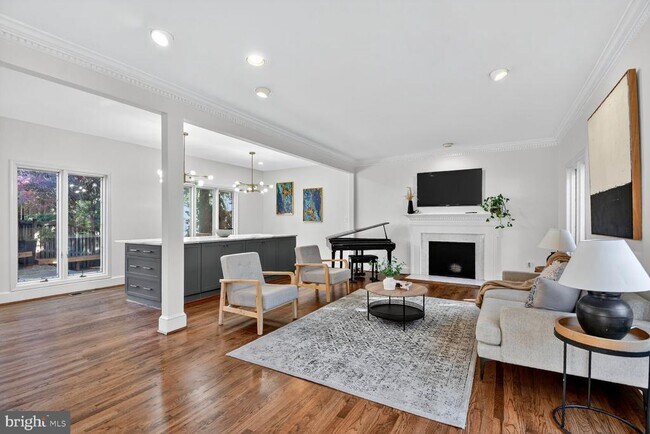 3227 Ellicott St NW in Washington, DC - Building Photo - Building Photo