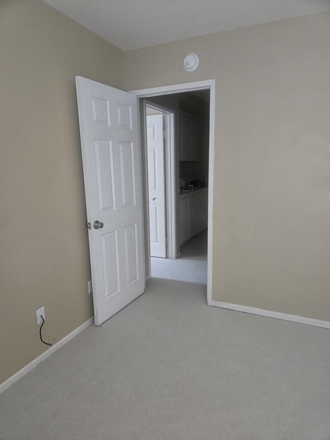 4085 Garvey Way in Riverside, CA - Building Photo - Building Photo