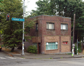 3844 Fremont Ave N in Seattle, WA - Foto de edificio - Building Photo