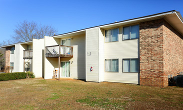 Bonnie Doone Apartments in Athens, AL - Building Photo - Building Photo