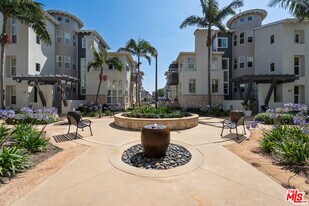 6010 S Celedon Creek in Los Angeles, CA - Building Photo