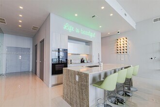 480 NE 31st St, Unit # PH5002 in Miami, FL - Foto de edificio - Building Photo