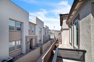 237 Walsh Peak Ave in Henderson, NV - Building Photo - Building Photo