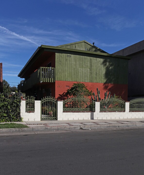 221 E Avenue 41 in Los Angeles, CA - Foto de edificio