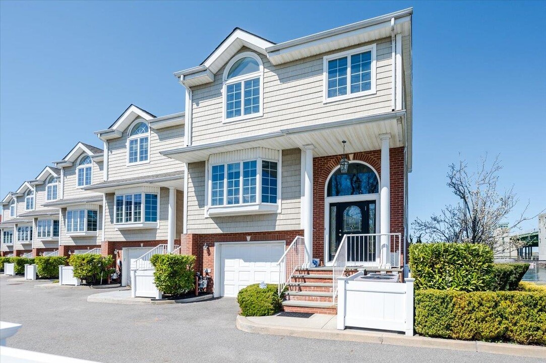200 Bermuda St in Atlantic Beach, NY - Building Photo