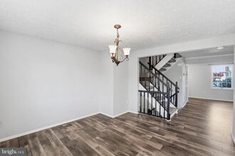 4626 Brentleigh Ct in Annandale, VA - Foto de edificio - Building Photo