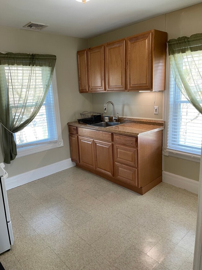 23 Norwood Ave, Unit 23NWA-A2 in Northport, NY - Building Photo - Building Photo