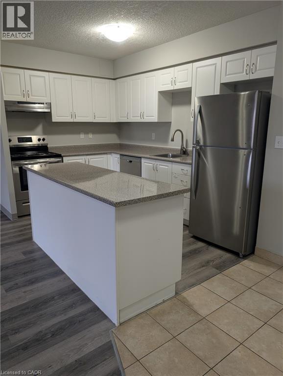 736 Old Albert St in Waterloo, ON - Building Photo - Building Photo