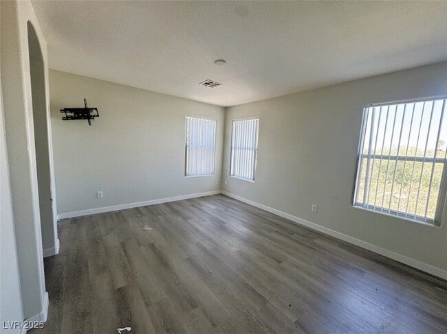 property at 2401 Living Rock Ave