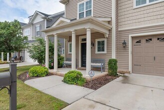 1701 Stratton Dr in Virginia Beach, VA - Building Photo - Building Photo
