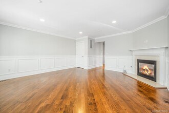 83 Park Ave in Harrison, NY - Building Photo - Building Photo