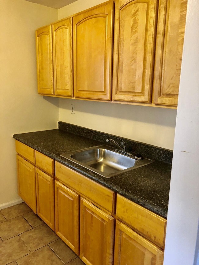 631 N Broad St Apartments and Nearby Elizabeth Apartments For Rent