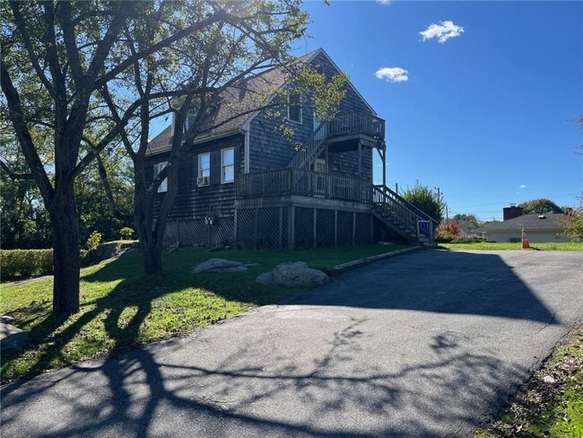 property at 3 Buttonwood St