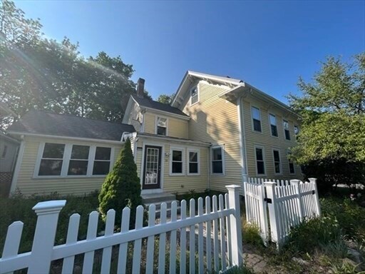 55 Billings St in Sharon, MA - Building Photo