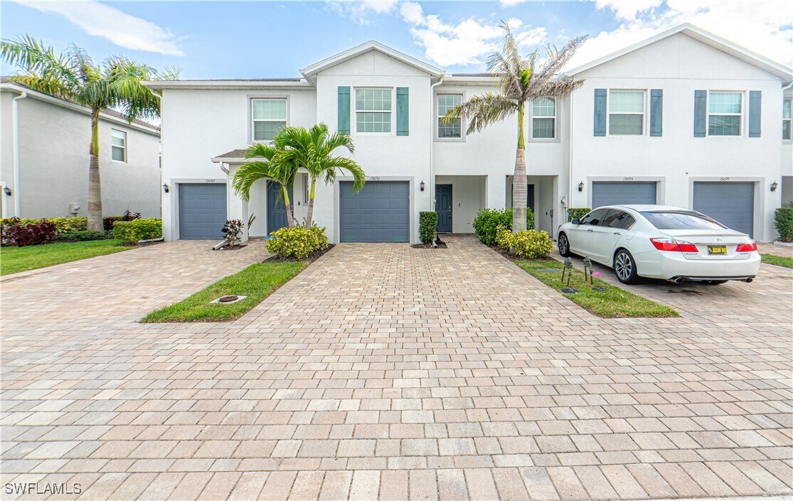 15091 Wildflower Cir in Naples, FL - Building Photo