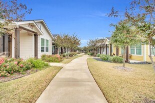 500 Woodside Trl in Waxahachie, TX - Building Photo